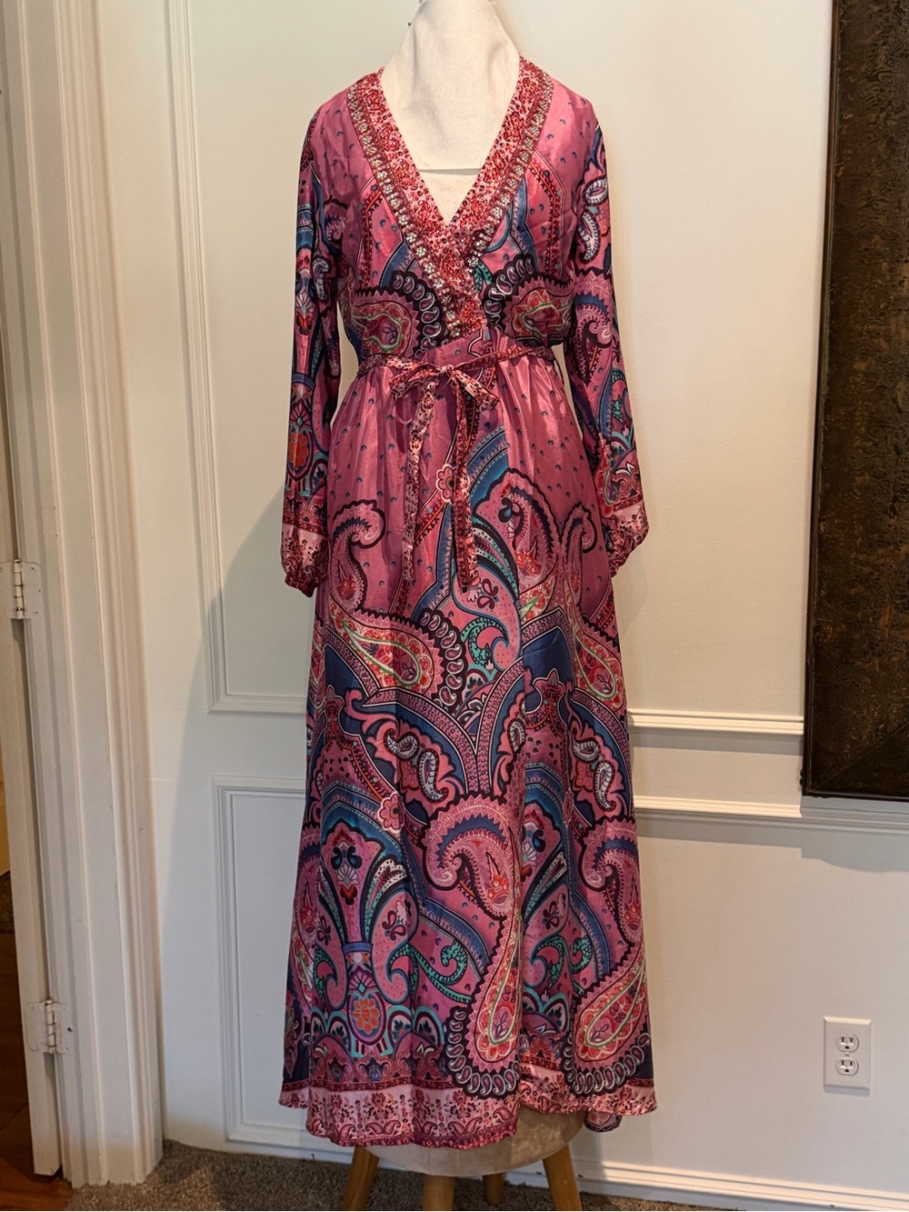Bohemian Pink Paisley V-Neck Maxi Dress with Tie Waist